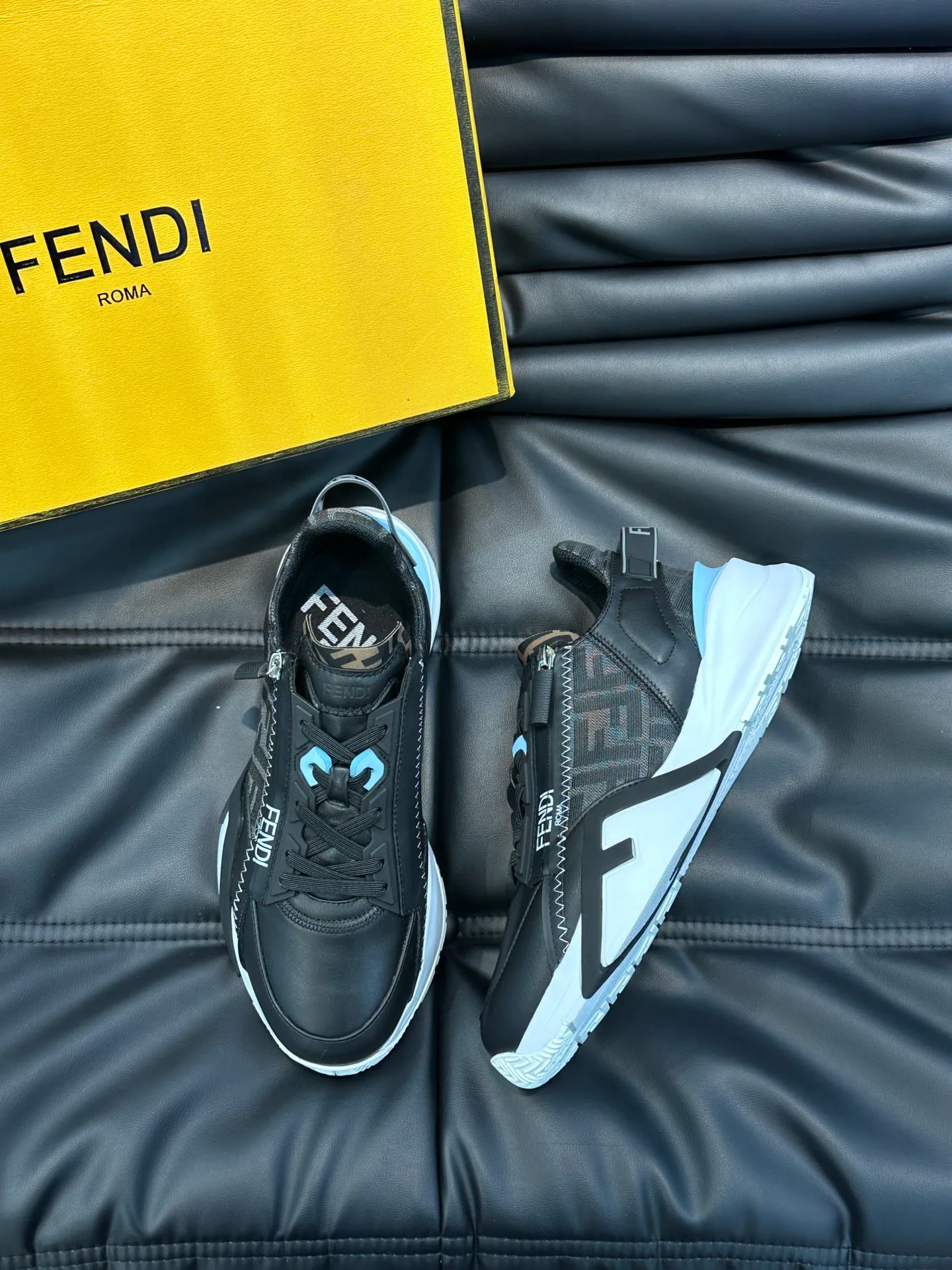 Men's shoes 💰p560 "Fend*" new men's casual sports shoes, equipped with elastic straps, side zippers, and corrugated soles engraved with F. Embossed Fendi Flow lettering on the heel. Made of technical fabric and a mix of blue and suede. Decorated with Lycra® details. FF graphic tongue. Ultra-light and wear-resistant EVA sole. Size: 38-44